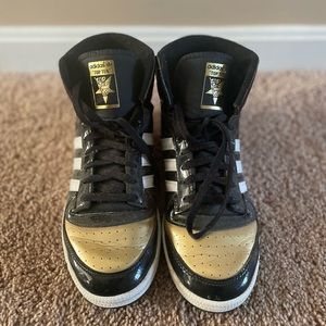 Mens Black, white & gold high top Adidas